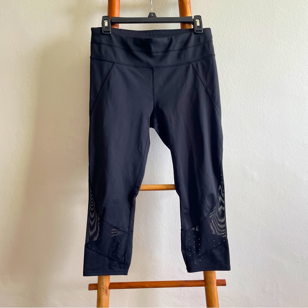 Athleta Black Capri Leggings Size MP Athletic Athleisure Sheer Perforated